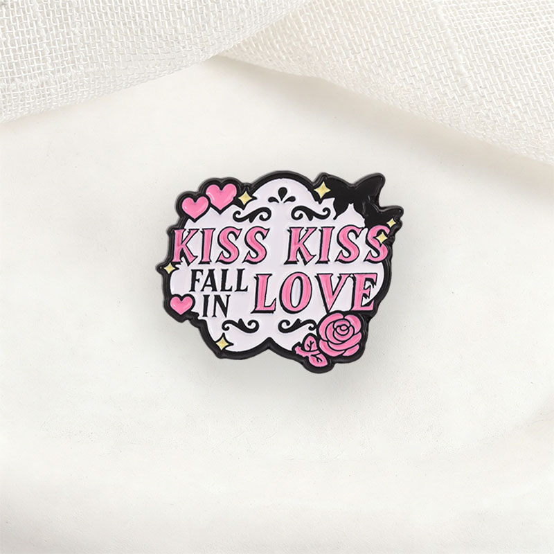 Embroidery Kiss - Значок Kiss Kiss Fall In Love,